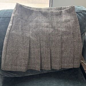 Elegant A-Line Plaid Skirt in Black and Gray